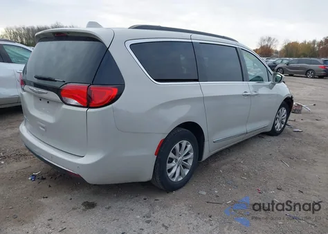 2017 Chrysler Pacifica Touring-L из США, поврежденный, VIN 2C4RC1BG5HR621802
